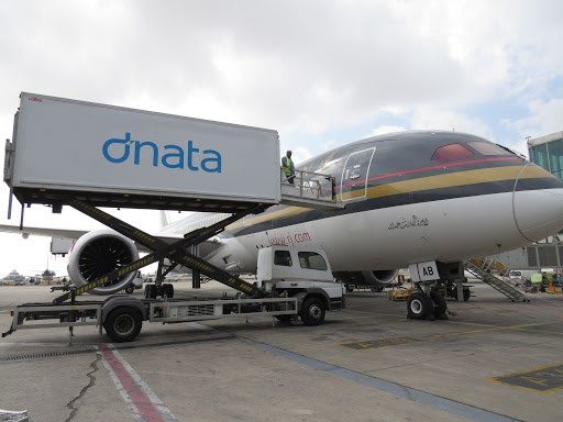 dnata catering truck loading an aircraft