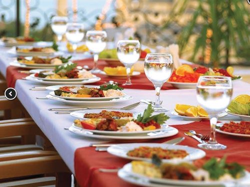 Banquet table setting